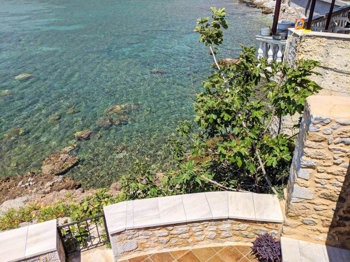 Sun Villa Néon Oítilon 外观 照片